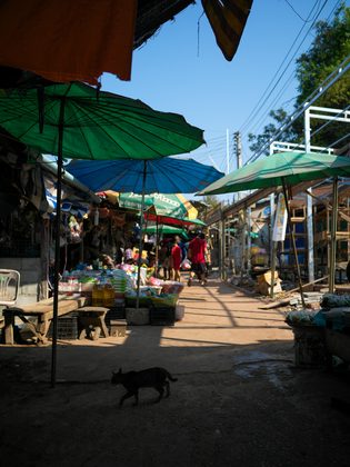 Vang Vieng et le lac Nam Ngum, Laos. Photographie de Jordy Meow, 17/48
