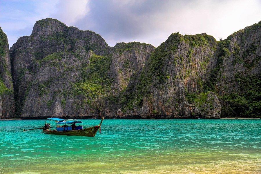 Le Monde, Automne 2010, Thaïlande. Photographie de Jordy Meow, 9/64