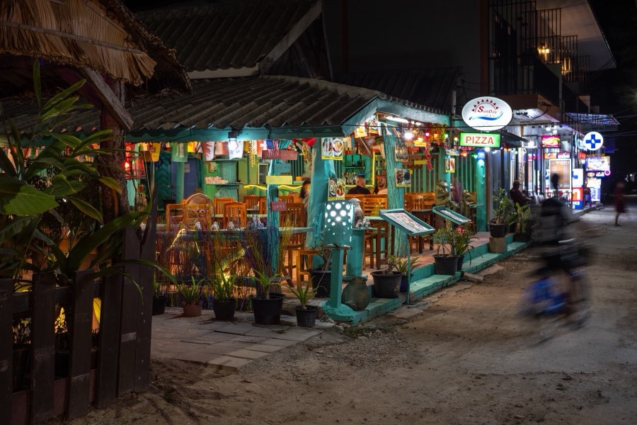 Le Monde, Printemps 2025, Thaïlande. Photographie de Jordy Meow, 31/64
